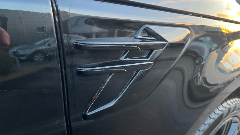 Land Rover Range Rover Sport 3.0 D300 HSE Dynamic Black 5dr Auto Diesel Estate